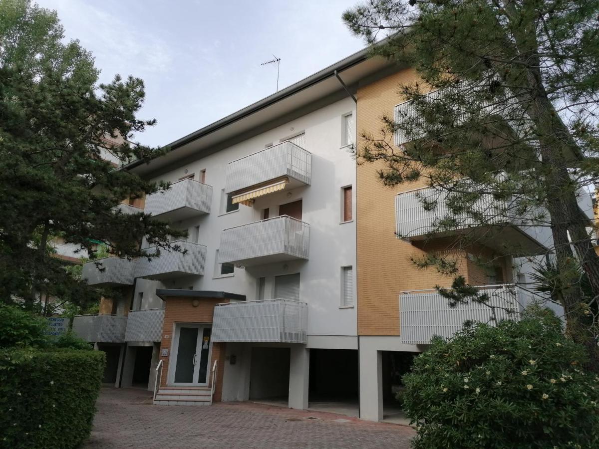 Condominio Rosa Lignano Sabbiadoro Bagian luar foto